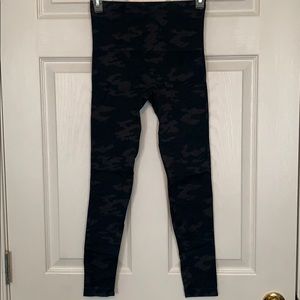 Spanx Look at Me Now Seamless Camo Leggings